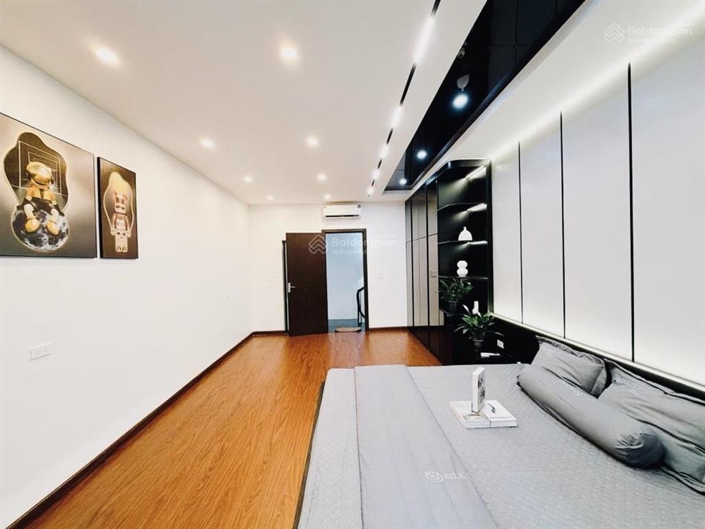 Bán nhà thái thịnh, đống đa, gần ô tô, tặng full nội thất cao cấp, sđcc, 9.5 tỷ