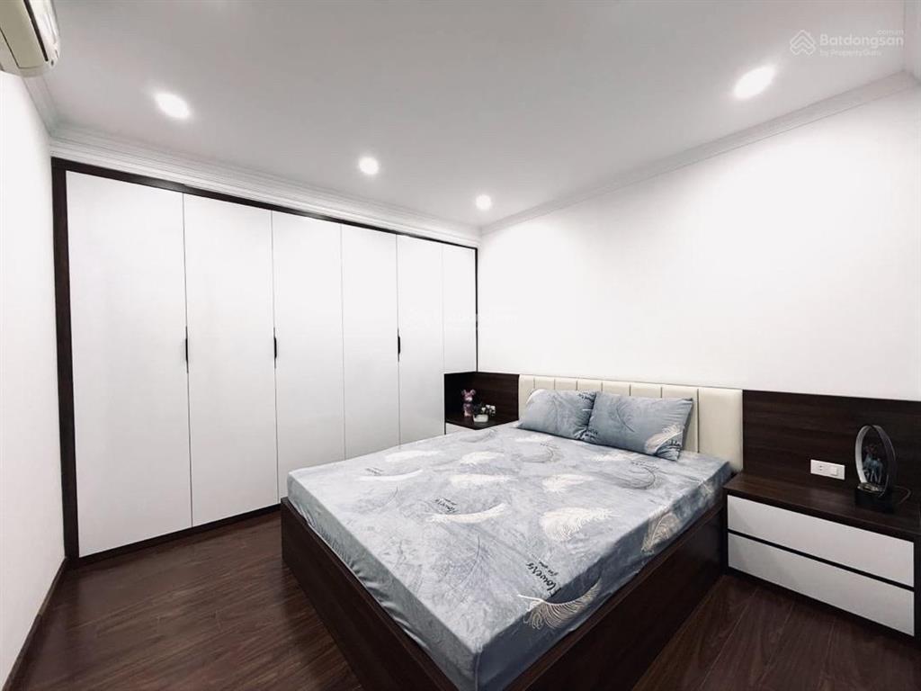 Bán nhà hào nam, đống đa, 60m, 6 tầng thang máy, gần ô tô, tặng full nội thất, 18 tỷ.
