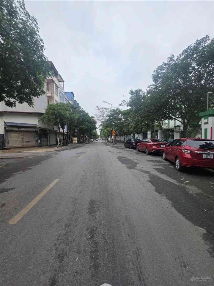Bán đất tái định cư mặt phố thanh am 80m² , mt 8m giá chào 24,5 tỷ có tl .