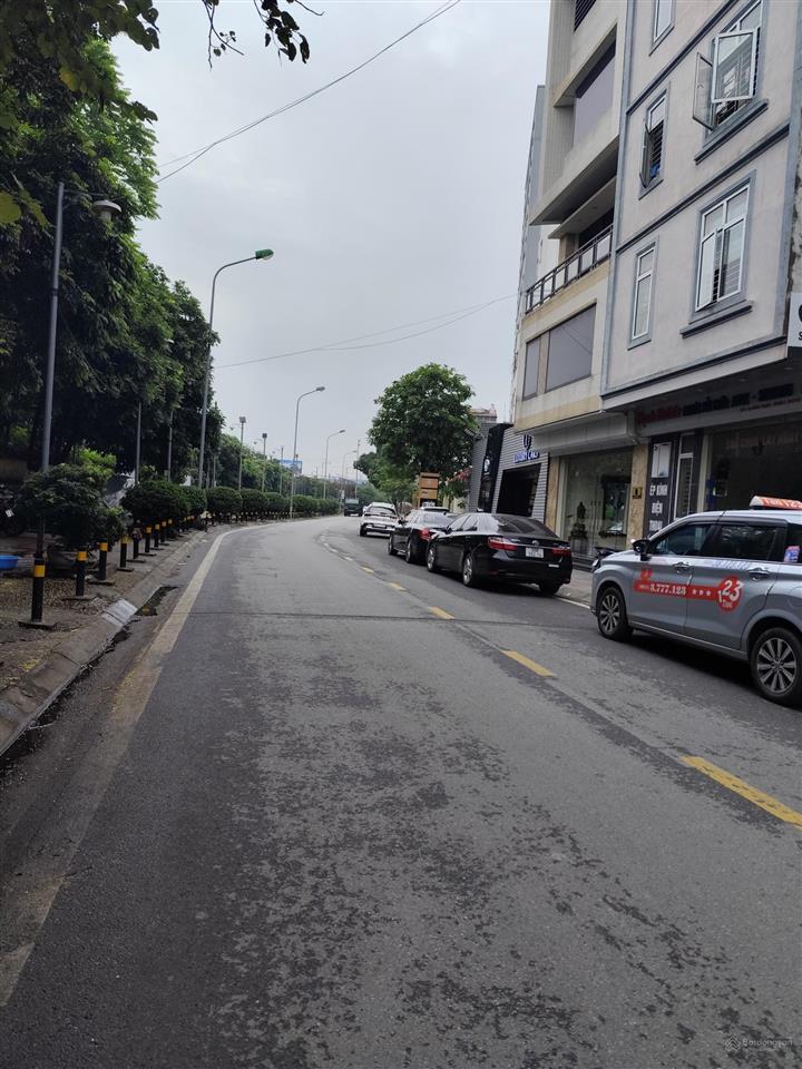 Bán đất tái định cư mặt phố thanh am 80m² , mt 8m giá chào 24,5 tỷ có tl .