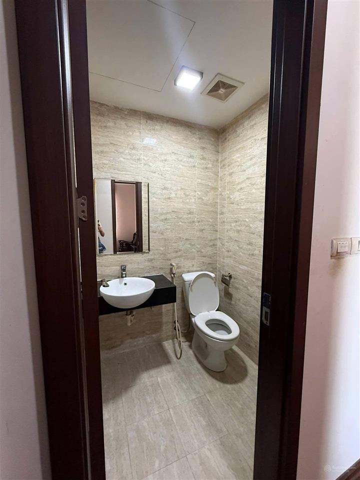 Cc homeland  bồ đề 58m, 2pn+1vs tầng trung , giá 5.65 tỷ  0904 530 ***