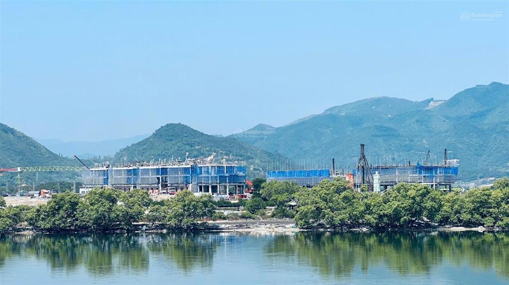 Cần bán lô đất bên nhánh sông 100m2, nhìn ra sông đối diện sun group giá 6ty