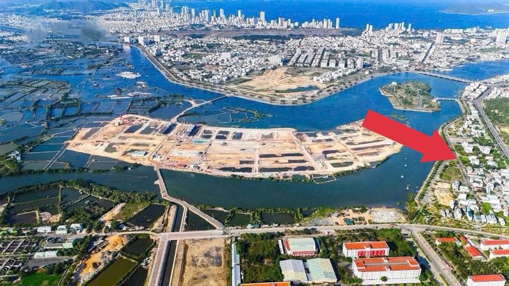 Cần bán lô đất bên nhánh sông 100m2, nhìn ra sông đối diện sun group giá 6ty