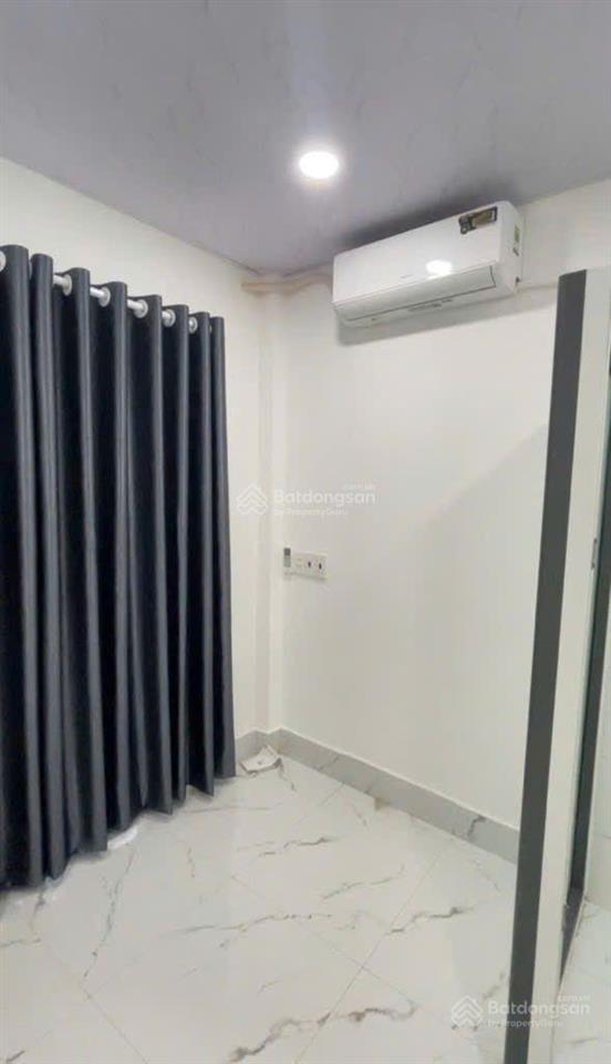 Nhà phú thọ hòa  chợ tân hương, mới xây, mặt tiền đường nhựa 10m, dòng tiền cho thuê 7 triệu/tháng