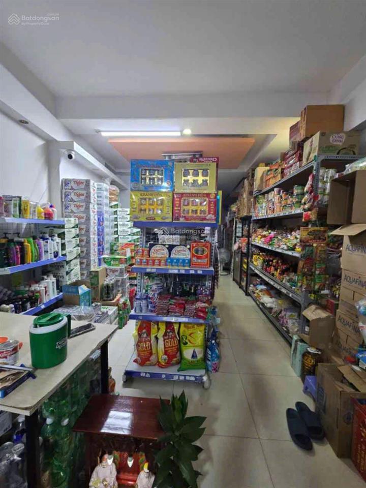 Nhà mặt tiền bình tân, 1 trệt 2 lầu, 4 phòng ngủ, cho thuê 12 triệu