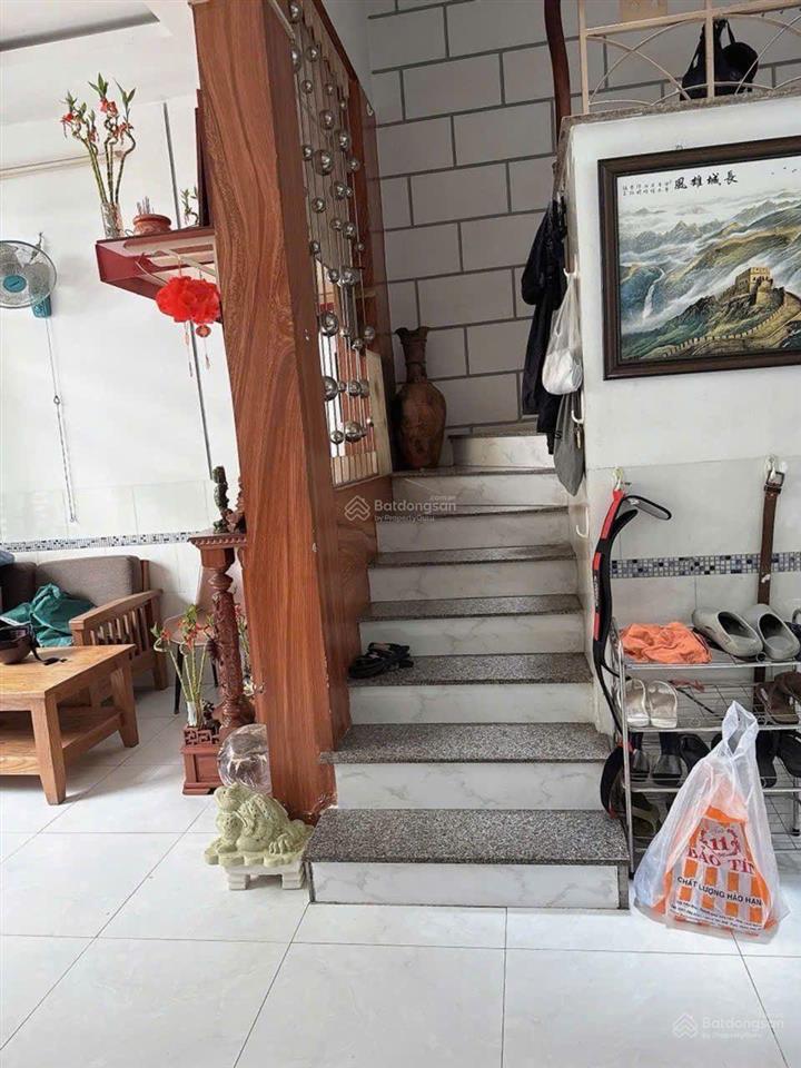 Ngang 5m hiếm  ngay hương lộ 2  ngã tư 4 xã  giáp tân phú  hẻm xe hơi  nhà 3 tầng đúc thật