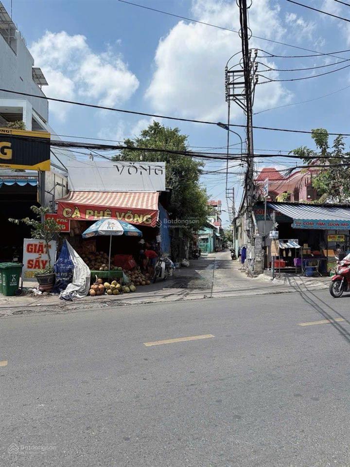 Ngang 5m hiếm  ngay hương lộ 2  ngã tư 4 xã  giáp tân phú  hẻm xe hơi  nhà 3 tầng đúc thật
