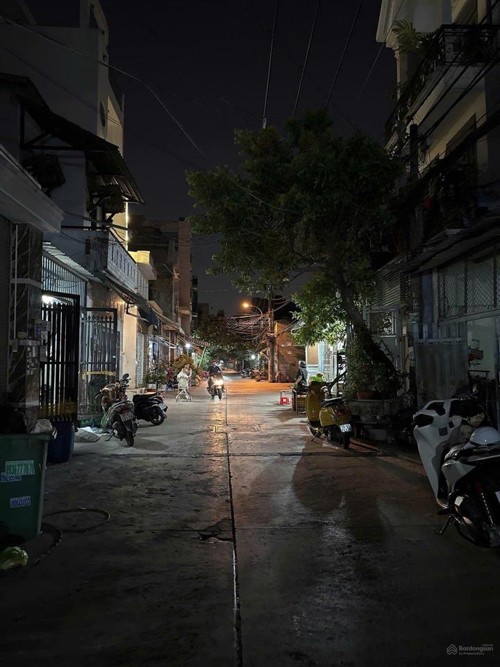 Đất khu dân cư hiện hữu, hẻm xe tải, vị trí đẹp, giáp tân phú