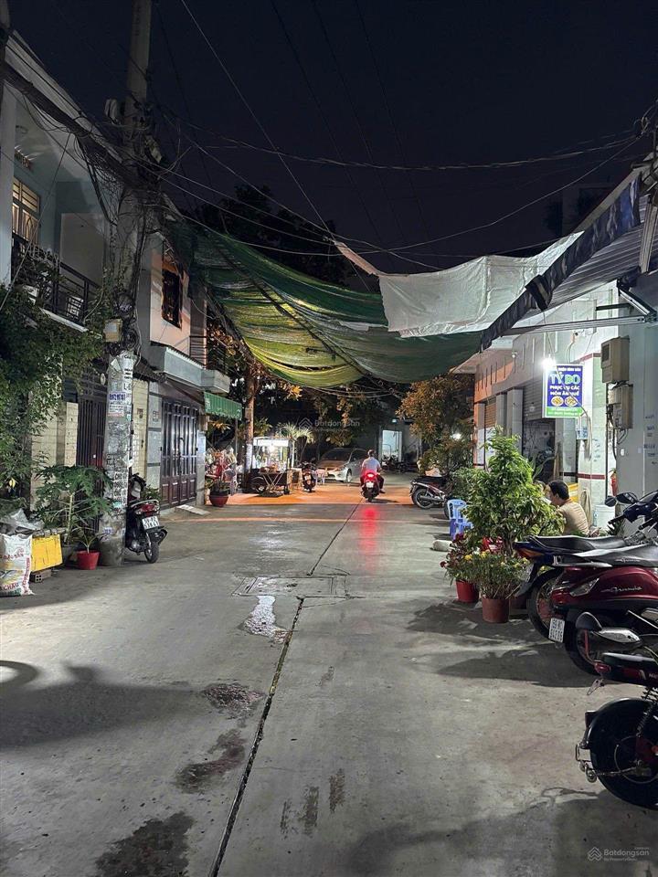 Đất khu dân cư hiện hữu, hẻm xe tải, vị trí đẹp, giáp tân phú