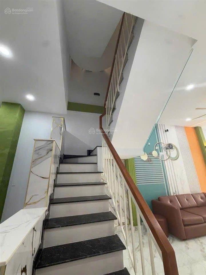 Nhà bờ bao tân thắng  tân phú 4*15m, đường 12m có vỉa hè, khu kinh doanh nhộn nhịp sát aeon mall