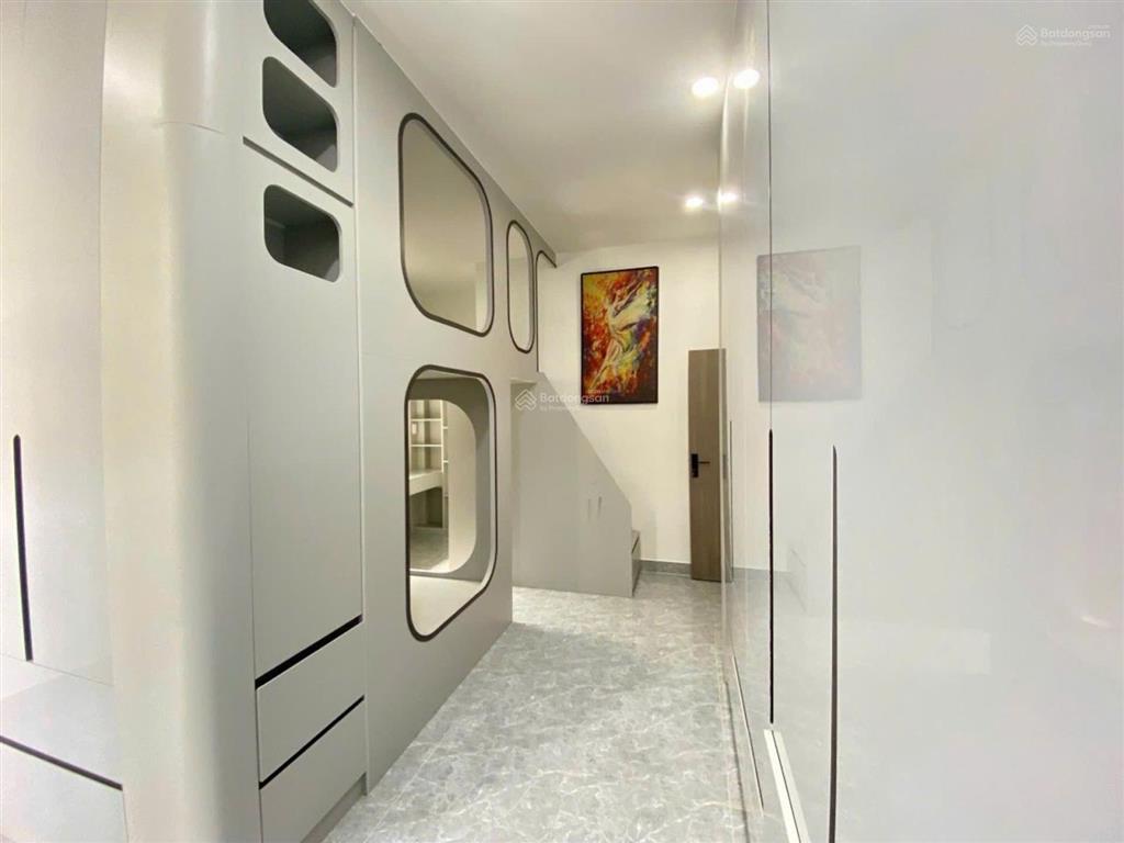 Bán nhà tân bình  cmt8  đón sóng metro 2, hẻm xe hơi đậu cửa, vị trí đẹp, shr, không lộ giới
