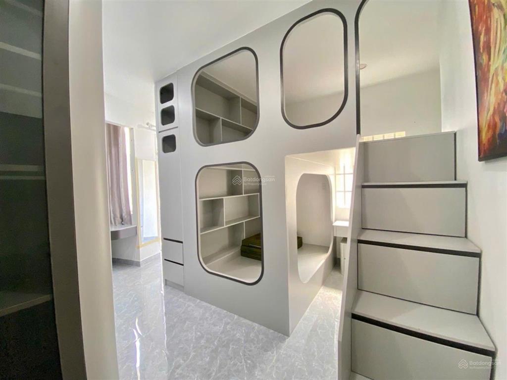 Bán nhà tân bình  cmt8  đón sóng metro 2, hẻm xe hơi đậu cửa, vị trí đẹp, shr, không lộ giới