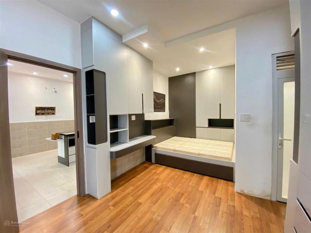 Bán nhà tân bình  cmt8  đón sóng metro 2, hẻm xe hơi đậu cửa, vị trí đẹp, shr, không lộ giới