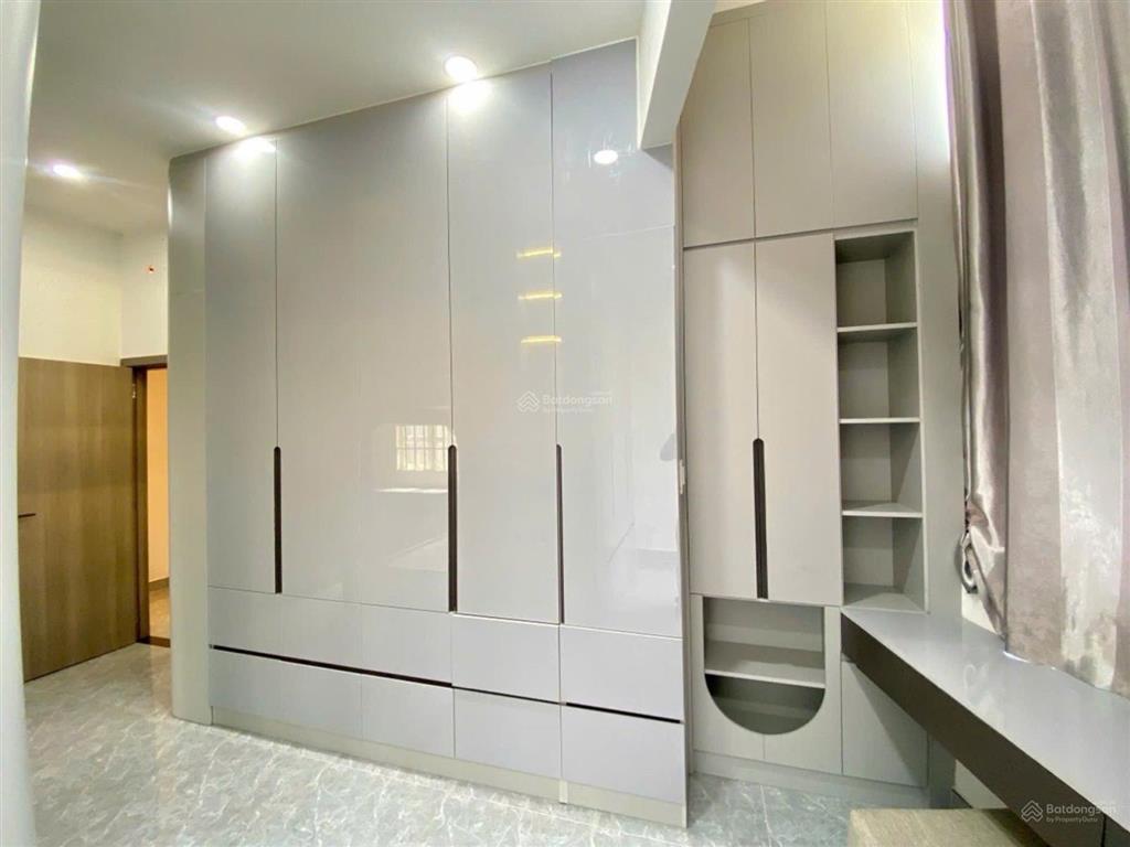 Bán nhà tân bình  cmt8  đón sóng metro 2, hẻm xe hơi đậu cửa, vị trí đẹp, shr, không lộ giới