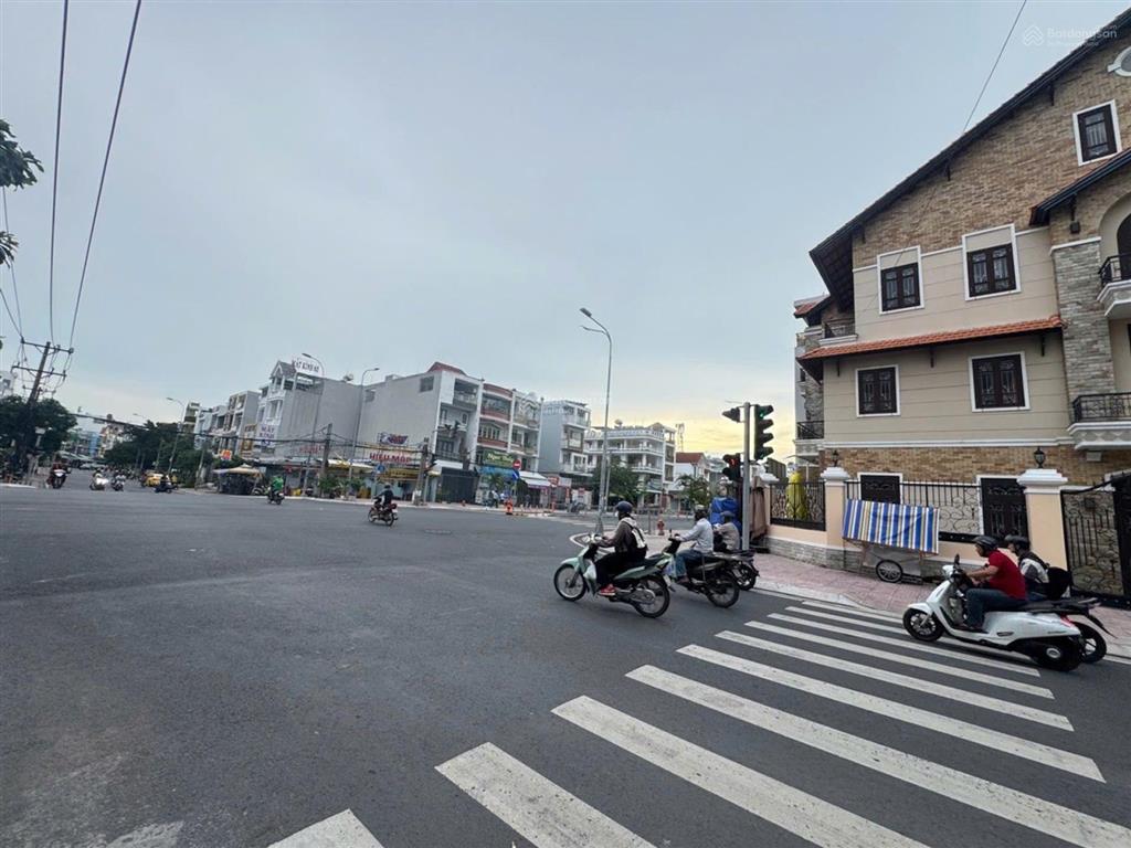 Mặt phố sầm uất ngay lê cơ đường số 1 kdc nam hùng vương  nhà 3 tầng 80m2 chỉ hơn 10 tỷ