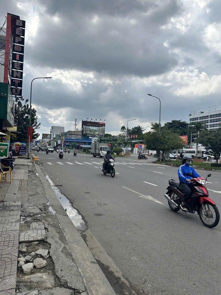 Bán nhà mặt tiền hoàng văn thụ, tân bình  108m2  sát tâm triển lãm tân bình dòng tiền 24tr/tháng