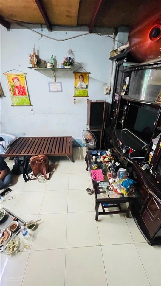 Bình tân  nhà 40m2 hẻm xe hơi thông  sổ riêng  chỉ 3t8