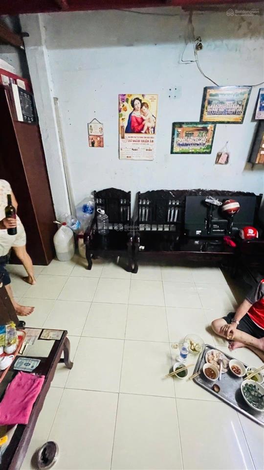 Bình tân  nhà 40m2 hẻm xe hơi thông  sổ riêng  chỉ 3t8