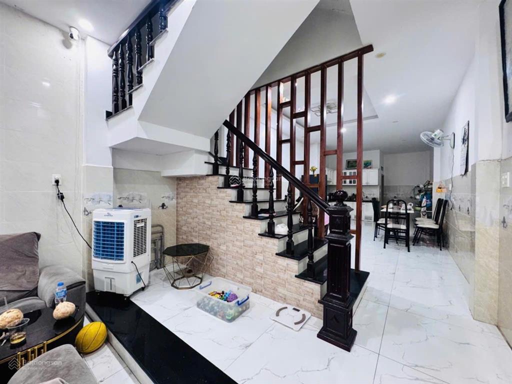 Bán nhà hẻm 8.5m sát mặt tiền thoại ngọc hầu phú thạnh tân phú 4x18.3m  3 tầng 4pn  chỉ 9.2 tỷ