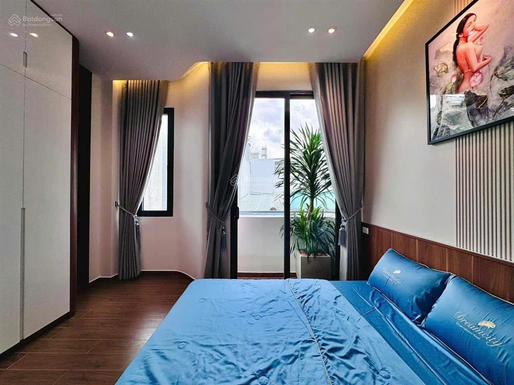 Chủ gửi 3,5 tỷ. bán nhà 64m2 lý thường kiệt xây 4 tầng, gần sân phú thọ. hẻm 5m, sổ hoàn công đủ