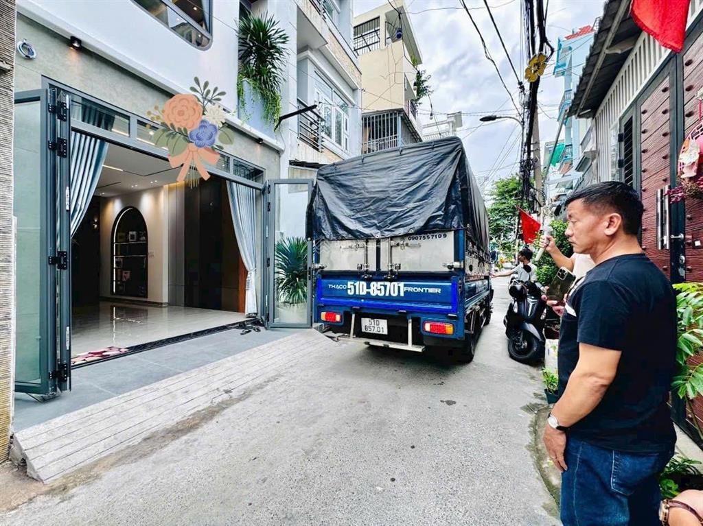 Chủ gửi 3,5 tỷ. bán nhà 64m2 lý thường kiệt xây 4 tầng, gần sân phú thọ. hẻm 5m, sổ hoàn công đủ