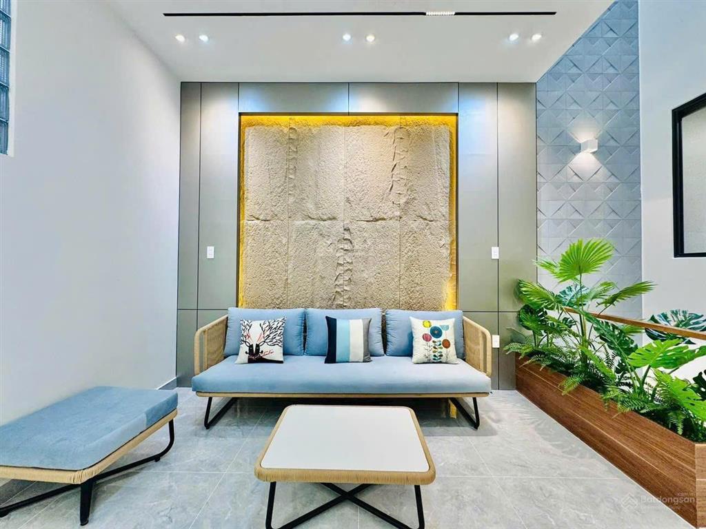 Chủ gửi 3,5 tỷ. bán nhà 64m2 lý thường kiệt xây 4 tầng, gần sân phú thọ. hẻm 5m, sổ hoàn công đủ