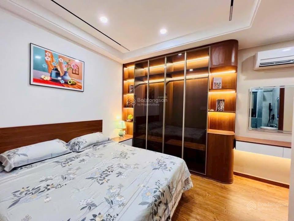 Nhà diện tích lớn  82m2 giá chỉ 6 tỷ 350. hẻm 6m trần văn đang xây 4 tầng, gần bờ kè. sổ hồng sẵn