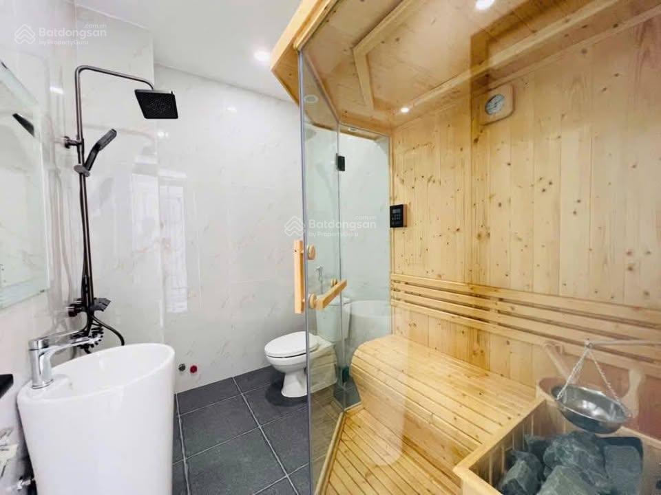 Nhà diện tích lớn  82m2 giá chỉ 6 tỷ 350. hẻm 6m trần văn đang xây 4 tầng, gần bờ kè. sổ hồng sẵn