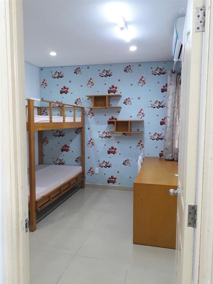 Cần cho thuê căn hộ 155 nguyễn chí thanh p9. q5 dt 61m2, 2 phòng ngủ ,1wc gần chợ trường học,