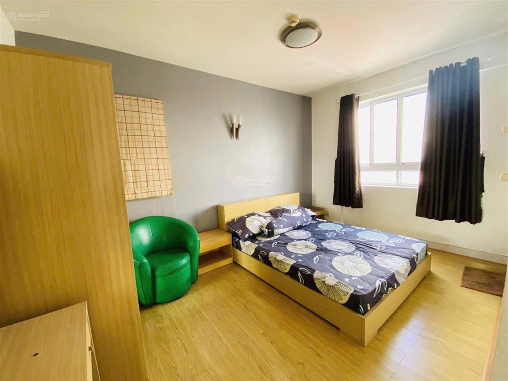 Cần cho thuê căn hộ hùng vương plaza p12, q5 dt 130m2, 3 phòng ngủ, 3 wc, view thoáng mát
