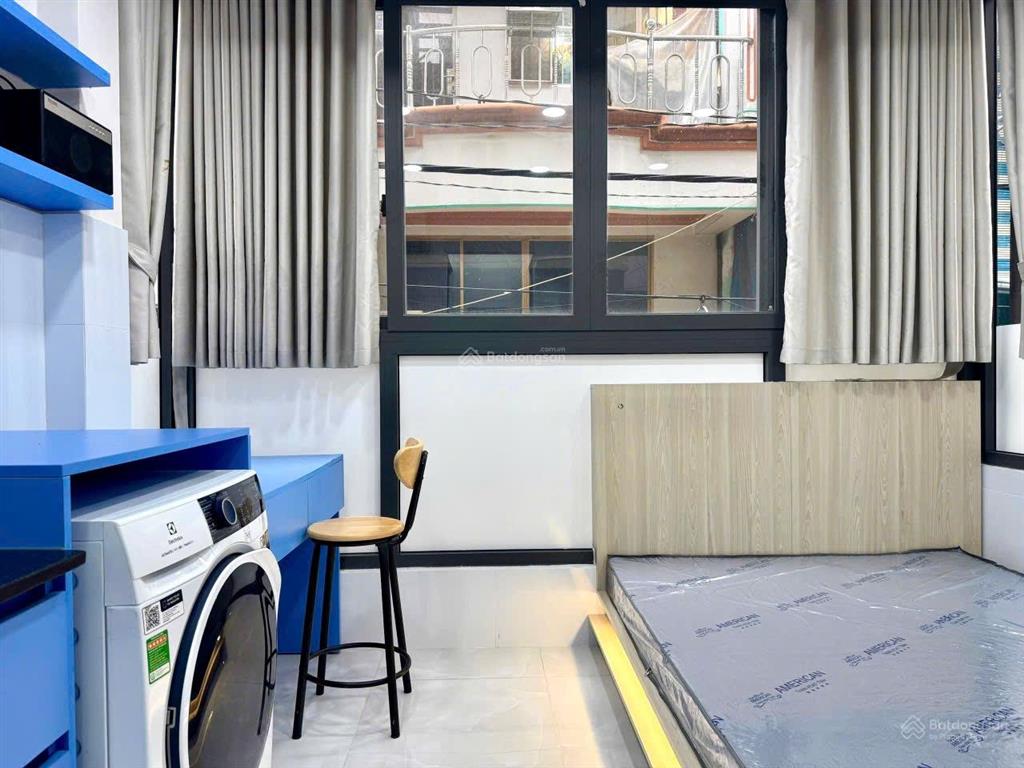 Cho thuê căn hộ studio 20m2 cửa sổ trời, full nội thất, máy giặt riêng mới 100% hồ thị kỷ q10