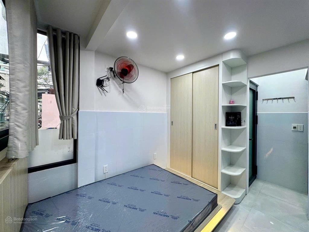 Cho thuê căn hộ studio 20m2 cửa sổ trời, full nội thất, máy giặt riêng mới 100% hồ thị kỷ q10