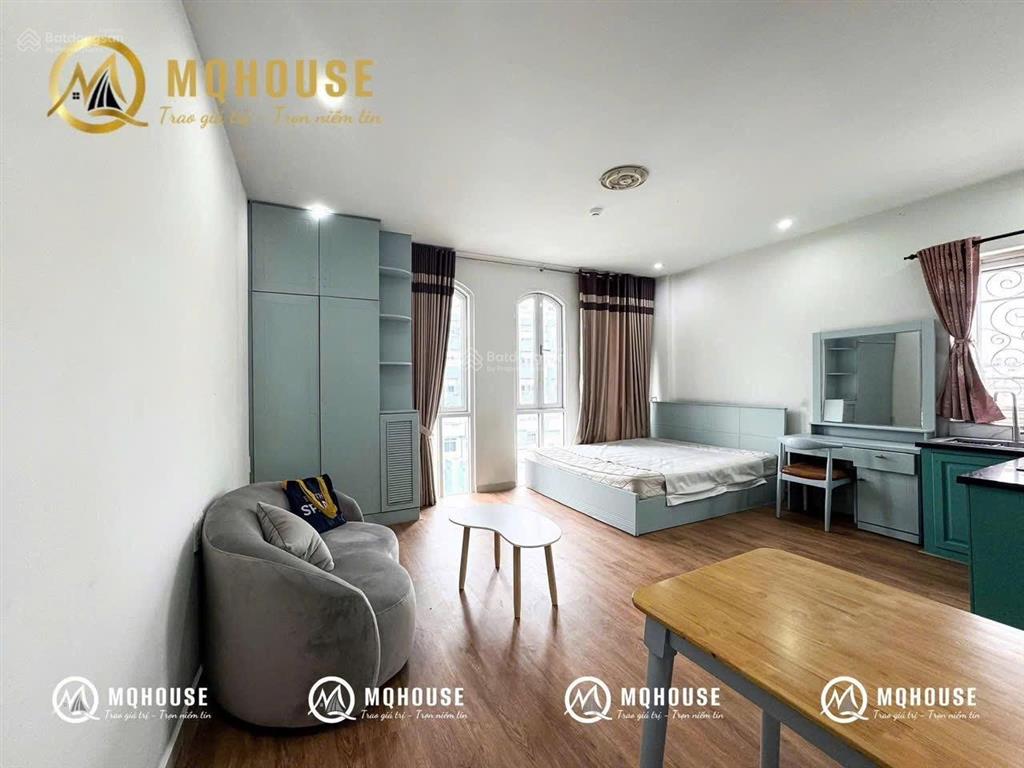 Cho thuê căn hộ 30m2, full nội thất cửa sổ trời, tòa nhà thang máy, bảo vệ, gần vòng xoay dân chủ