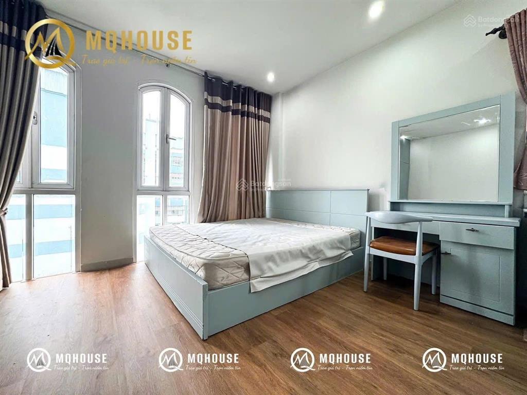 Cho thuê căn hộ 30m2, full nội thất cửa sổ trời, tòa nhà thang máy, bảo vệ, gần vòng xoay dân chủ
