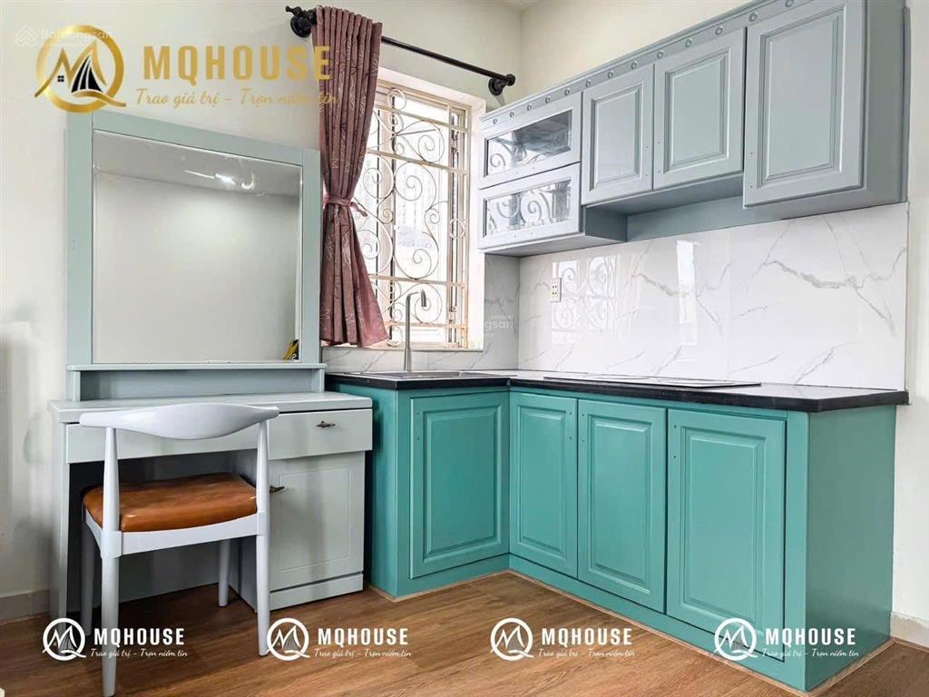Cho thuê căn hộ 30m2, full nội thất cửa sổ trời, tòa nhà thang máy, bảo vệ, gần vòng xoay dân chủ