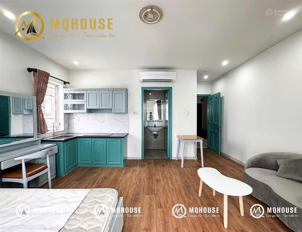 Cho thuê căn hộ 30m2, full nội thất cửa sổ trời, tòa nhà thang máy, bảo vệ, gần vòng xoay dân chủ