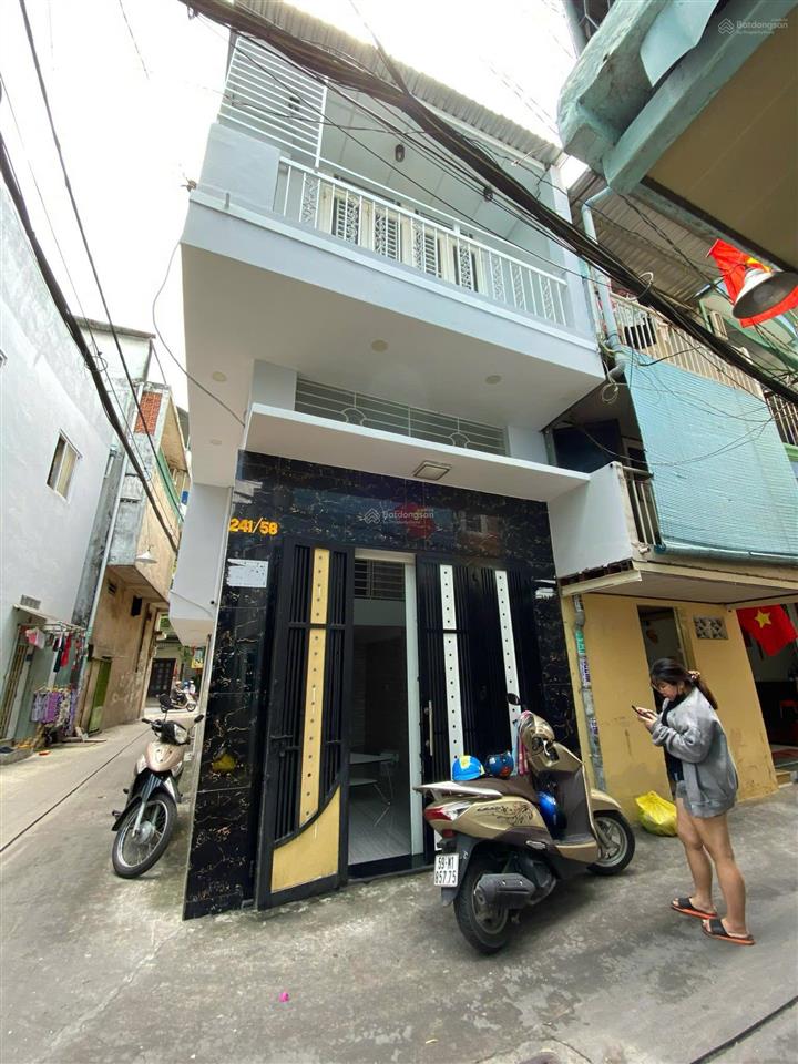 Cho thuê nr tại 241/58 lãnh binh thăng, 27m2, 13 triệu vnd, gần siêu nhiều tiện ích