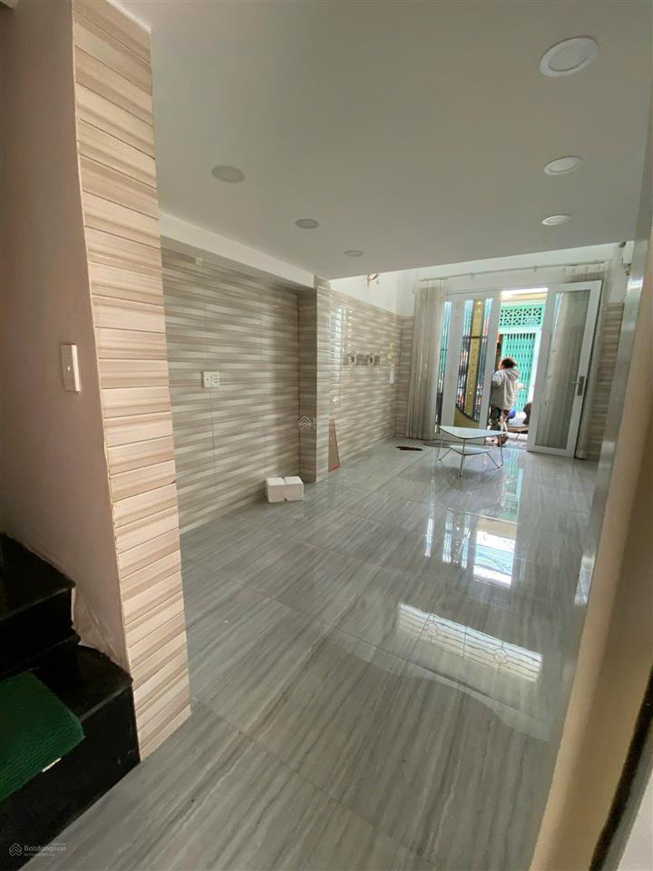 Cho thuê nr tại 241/58 lãnh binh thăng, 27m2, 13 triệu vnd, gần siêu nhiều tiện ích