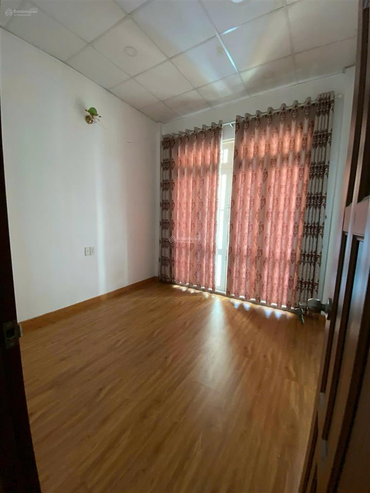 Cho thuê nr tại 241/58 lãnh binh thăng, 27m2, 13 triệu vnd, gần siêu nhiều tiện ích