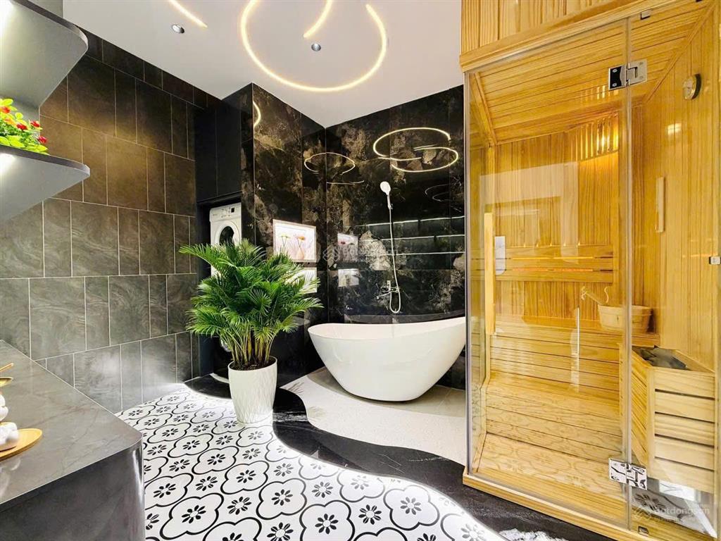 Nhà giá ngộp đoàn văn bơ, p16, q4. giá 3,56 tỷ. dt 70m2. 3 tầng, 3pn 3wc. sổ hồng riêng chính chủ