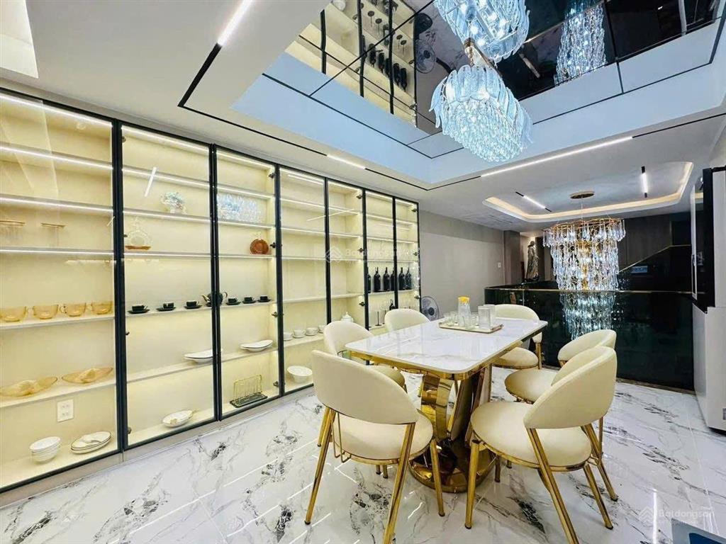 Nhà giá ngộp bán gấp thống nhất, thông tây hội. giá 4,12 tỷ. dt 65m2. 4pn 4wc. sổ hồng riêng