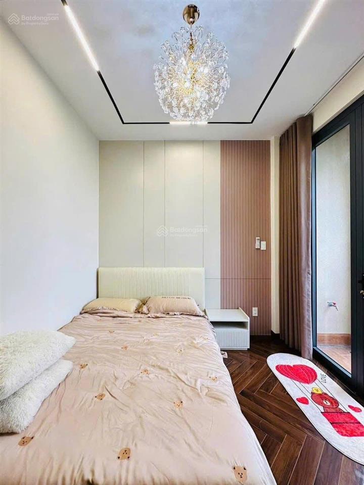 Nhà giá ngộp bán gấp thống nhất, thông tây hội. giá 4,12 tỷ. dt 65m2. 4pn 4wc. sổ hồng riêng