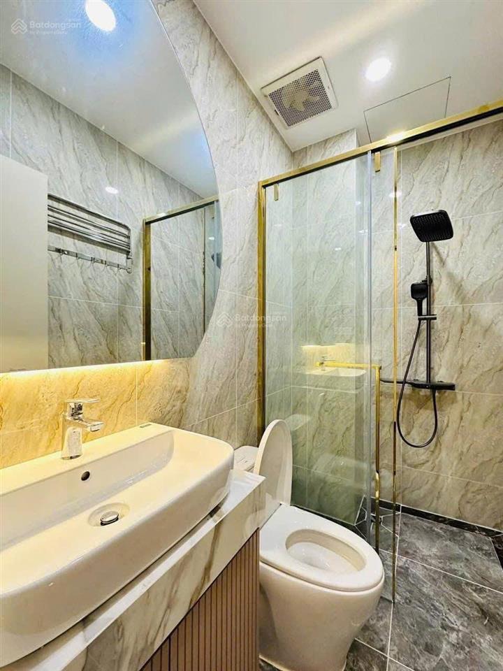 Nhà giá ngộp bán gấp thống nhất, thông tây hội. giá 4,12 tỷ. dt 65m2. 4pn 4wc. sổ hồng riêng