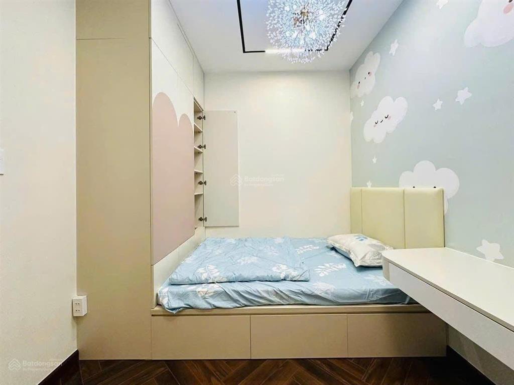 Nhà giá ngộp bán gấp thống nhất, thông tây hội. giá 4,12 tỷ. dt 65m2. 4pn 4wc. sổ hồng riêng