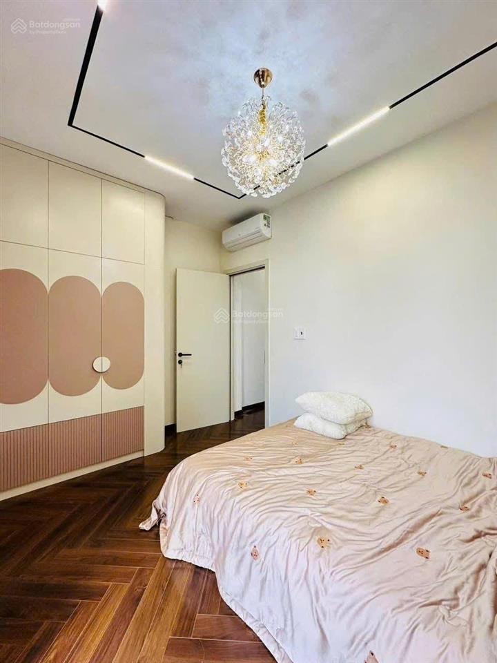 Nhà giá ngộp bán gấp thống nhất, thông tây hội. giá 4,12 tỷ. dt 65m2. 4pn 4wc. sổ hồng riêng