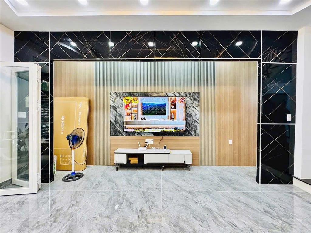 Nhà hẻm xe hơi trường sa, p.14 quận 3. giá 3,96 tỷ. dt 67m2. 2 tầng. 2pn 3wc. sổ hồng riêng