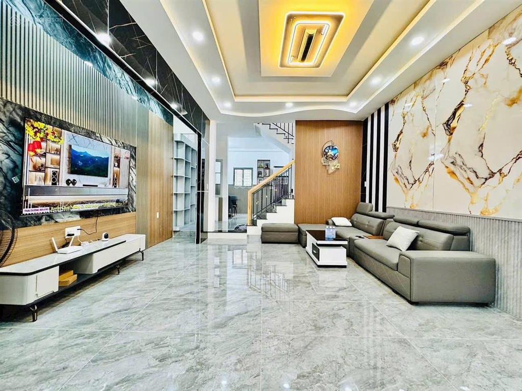 Nhà hẻm xe hơi trường sa, p.14 quận 3. giá 3,96 tỷ. dt 67m2. 2 tầng. 2pn 3wc. sổ hồng riêng