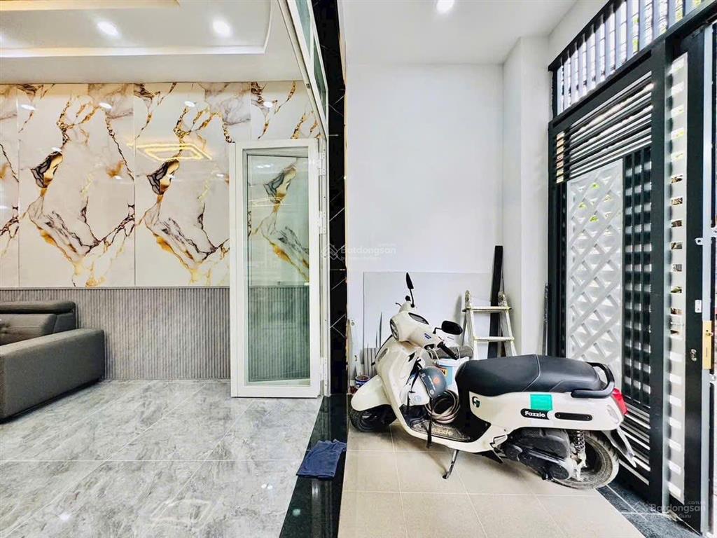 Nhà hẻm xe hơi trường sa, p.14 quận 3. giá 3,96 tỷ. dt 67m2. 2 tầng. 2pn 3wc. sổ hồng riêng