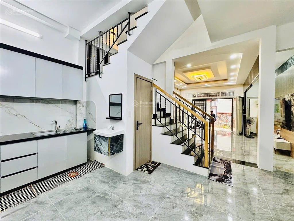 Nhà hẻm xe hơi trường sa, p.14 quận 3. giá 3,96 tỷ. dt 67m2. 2 tầng. 2pn 3wc. sổ hồng riêng