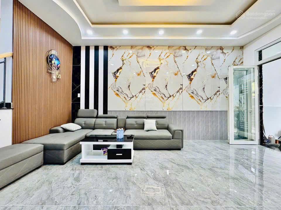 Nhà hẻm xe hơi trường sa, p.14 quận 3. giá 3,96 tỷ. dt 67m2. 2 tầng. 2pn 3wc. sổ hồng riêng